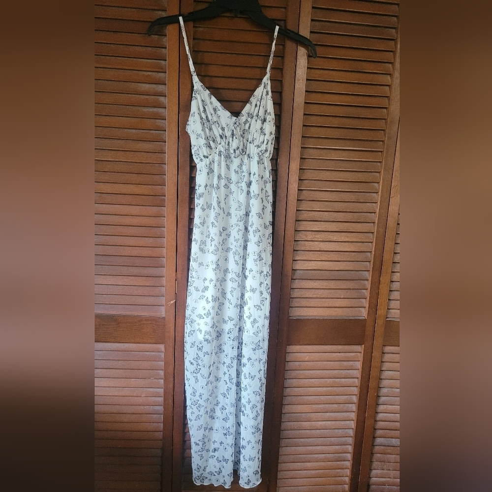 White  "NO COMMENT" Maxi Dress with Butterfly Print. Size Medium